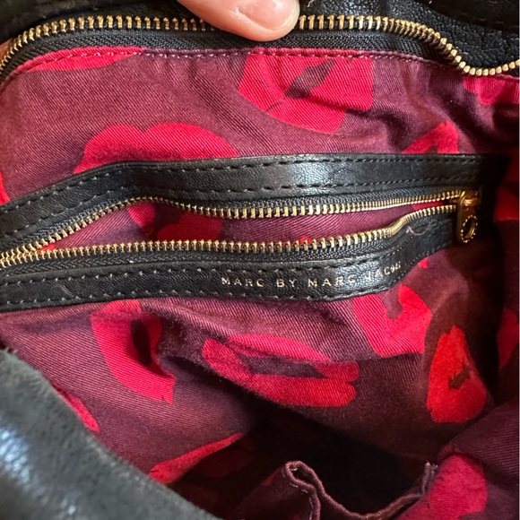 Marc Jacobs black Leola leather hobo bag w/ gold decorative zippers - Picture 10 of 16